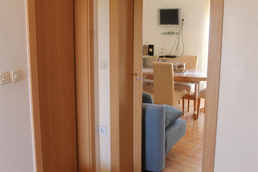 Apartments Roko Kolinda ビビニェ エクステリア 写真
