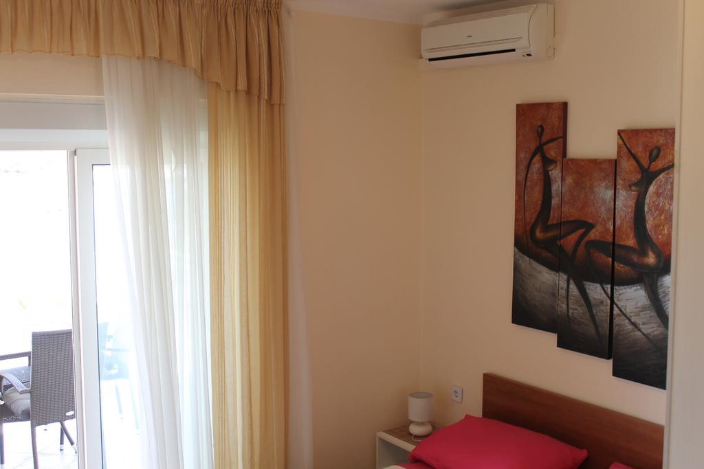 Apartments Roko Kolinda ビビニェ エクステリア 写真