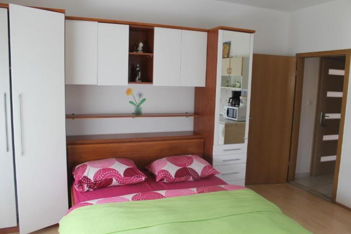 Apartments Roko Kolinda ビビニェ エクステリア 写真