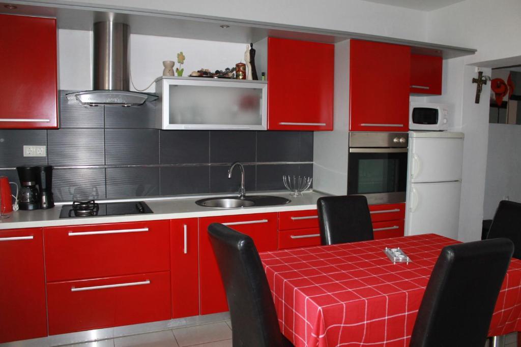 Apartments Roko Kolinda ビビニェ エクステリア 写真